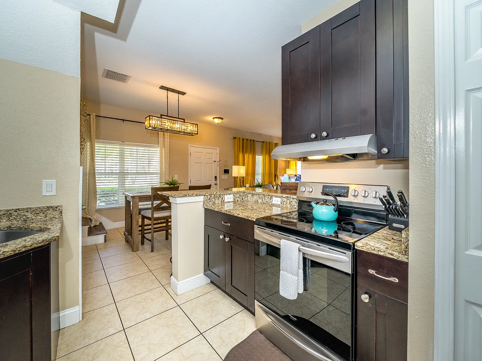 Seminole Manor - 1 — Photo 2