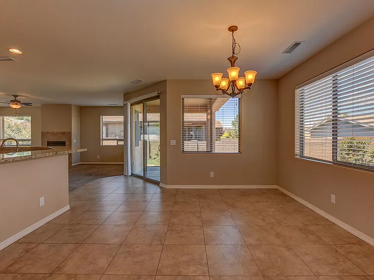 1712 Claire St — Photo 9