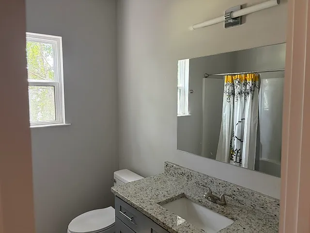 304 Henderson St — Photo 9