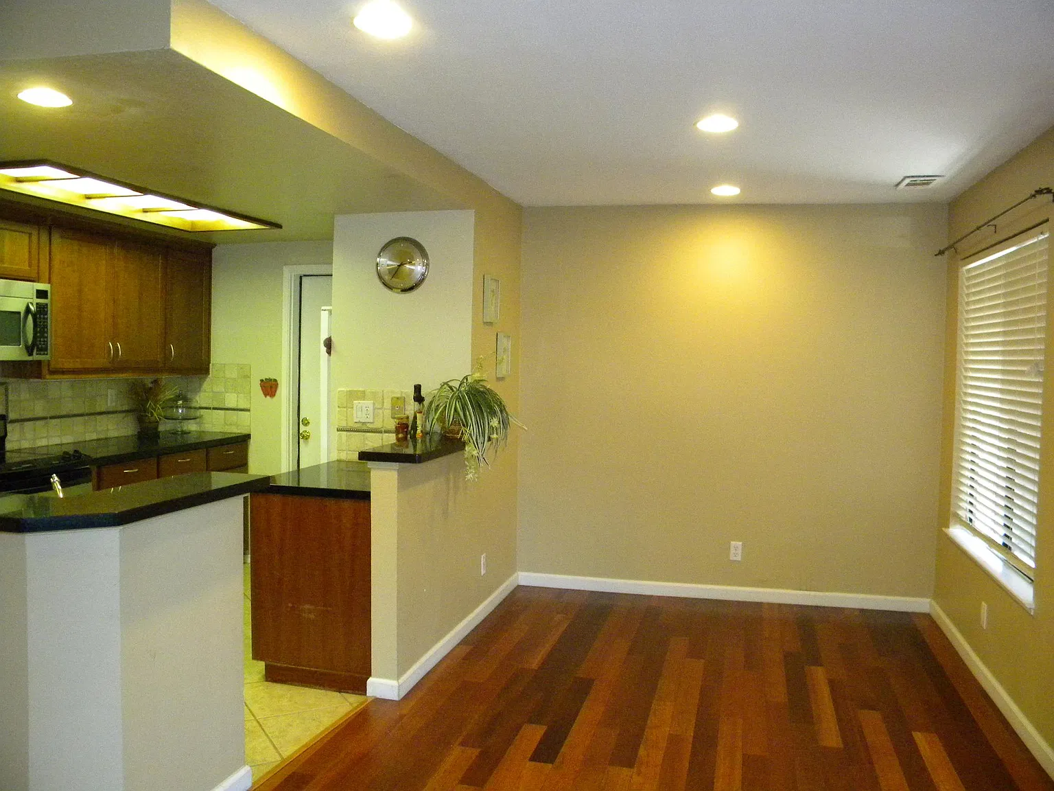 2 bed, 1168 sqft, $3,000 — Photo 2
