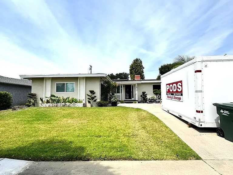 2935 Gayridge St — Photo 2