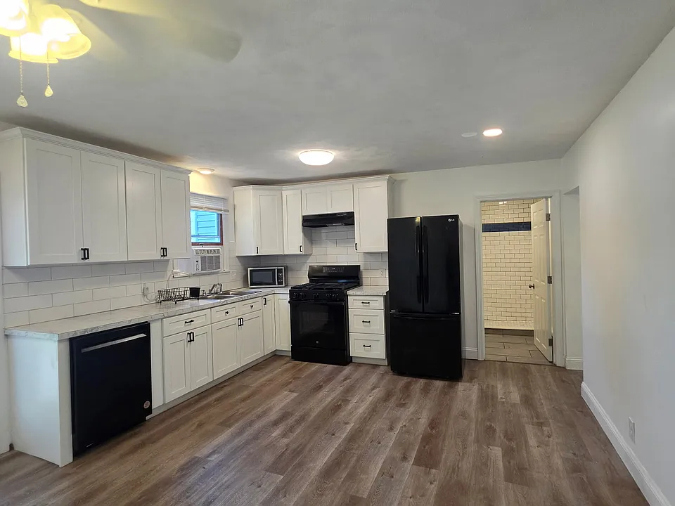 39 Allendale Ave #1-L