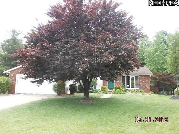 2nd image of 16018 Wedgewood Ln