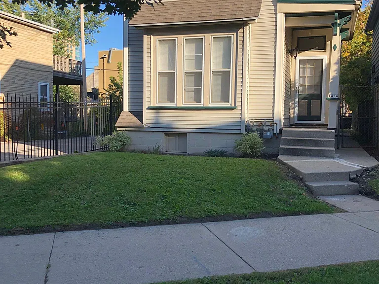 1454 N Franklin Pl #A — Photo 1