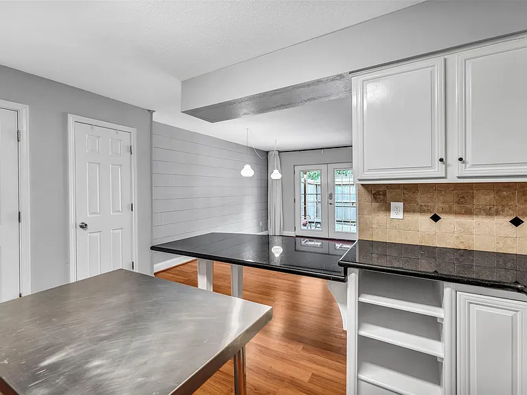 1553 W Sam Houston Pkwy S — Photo 13