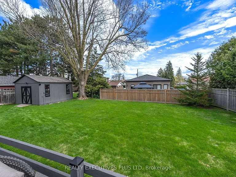 9 Hazelbury Dr — Photo 27