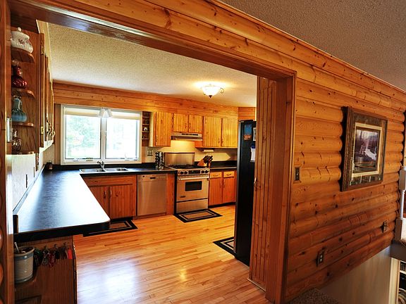 4th image of 7555 Park Ln