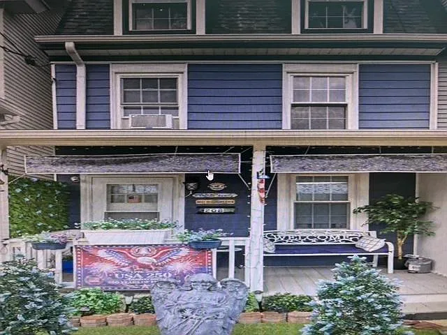 208 South Ave #208