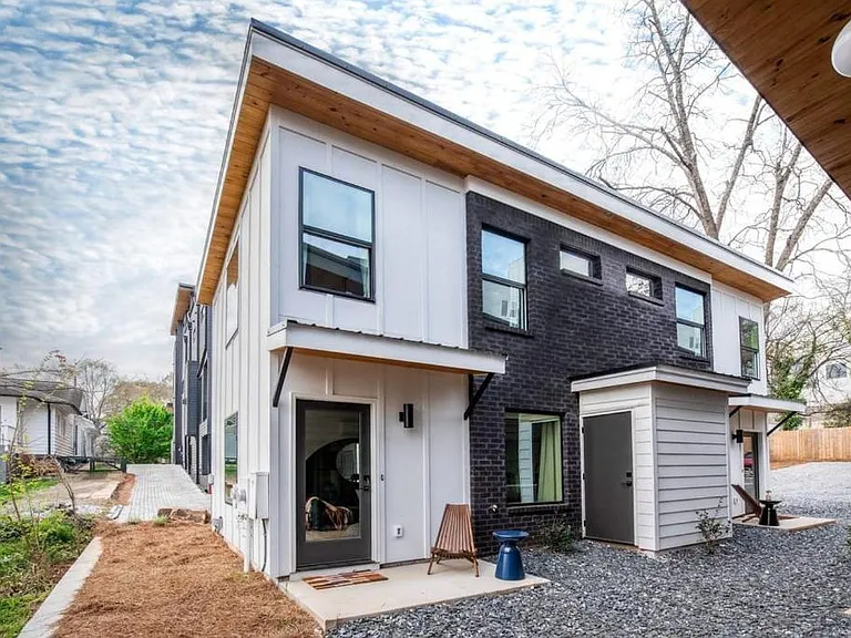 542 Boulevard Pl NE #C — Photo 26