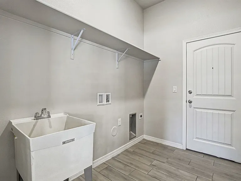 629 La Entrada Cir — Photo 17