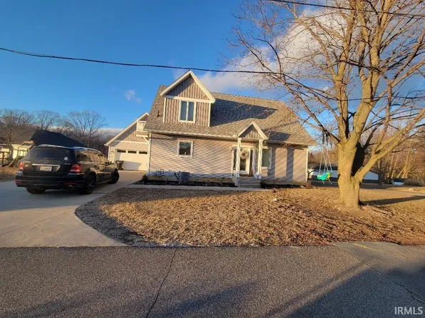 56453 River Grove Ln, Osceola, IN 46561