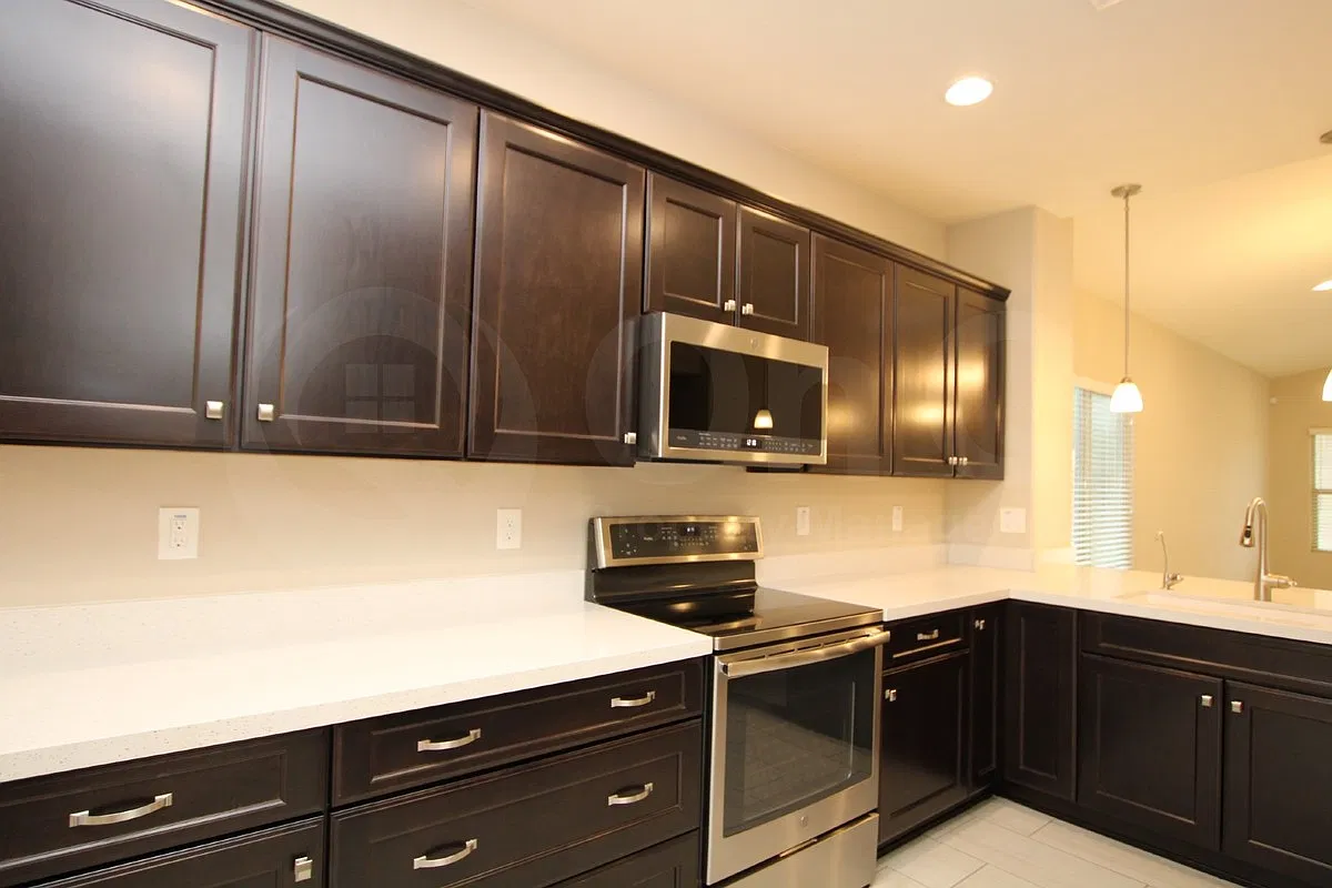 3 bed, 2.0 bath, 1759 sqft, $2,495 — Photo 2