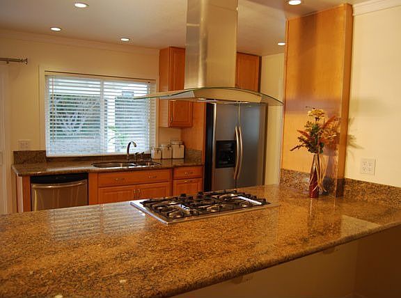 Exhibition Style counter