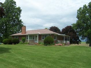 8741 Columbus Rd, Louisville, OH 44641