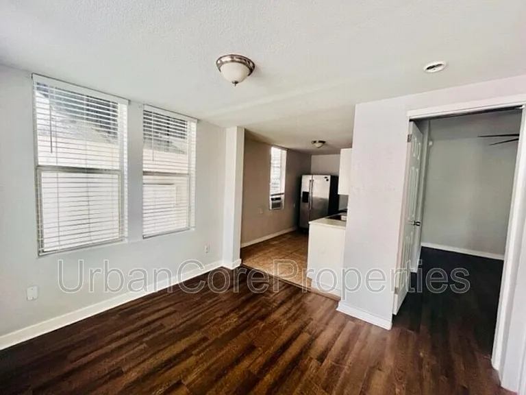 419 4th St N #3 — Photo 3