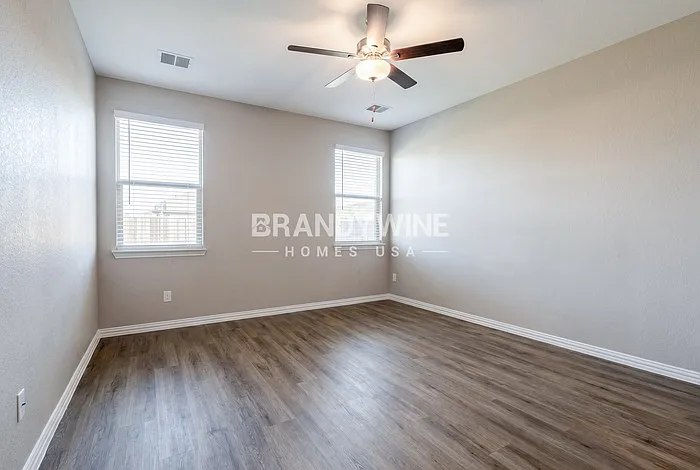 341 Wentworth Dr — Photo 10