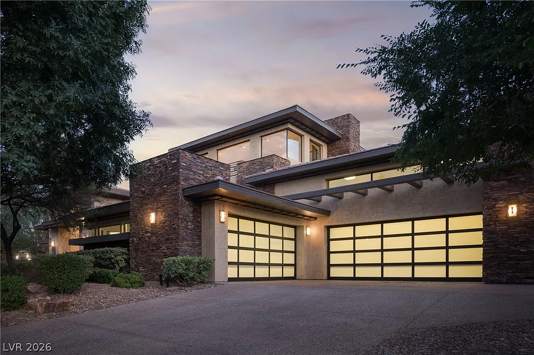 5 bed, 8.0 bath, 8910 sqft, $19,999 — Photo 3