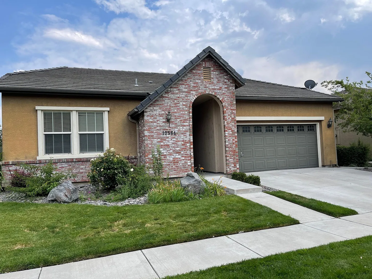 10564 Twin Bridges Way photo 1