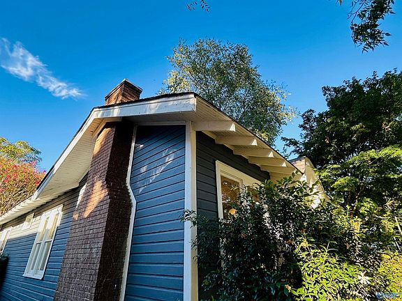 5th image of 1054 Grant St SE