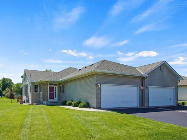 786 Regent Dr, Shakopee, MN 55379