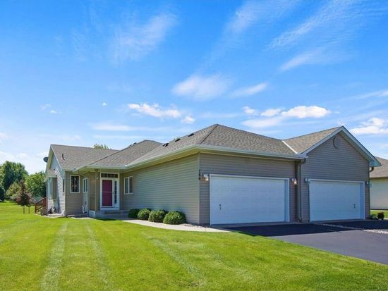 786 Regent Dr, Shakopee, MN 55379