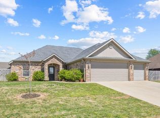 411 Sorrento Dr, Centerton, AR 72719