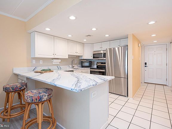 2nd image of 5001 Atlantic Ave Unit 104