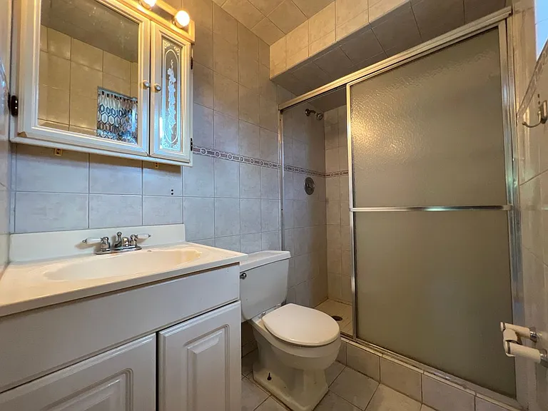 2448 SW 42nd Ter — Photo 8