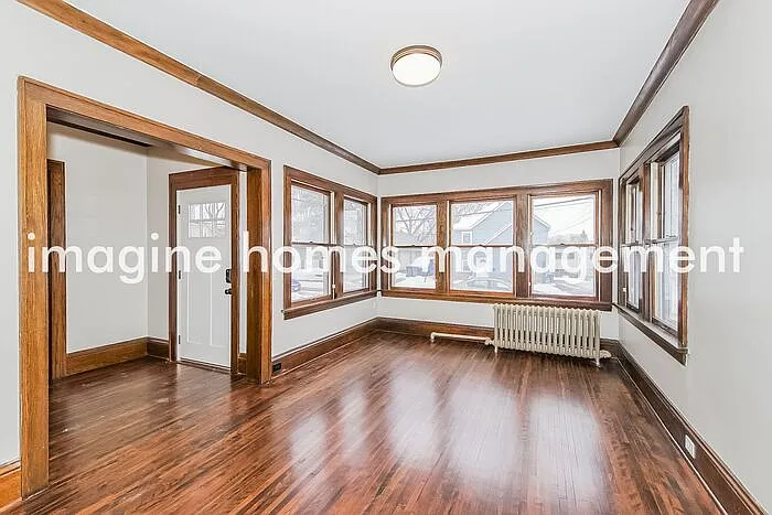 Building Photo - 3944 Van Nest Ave