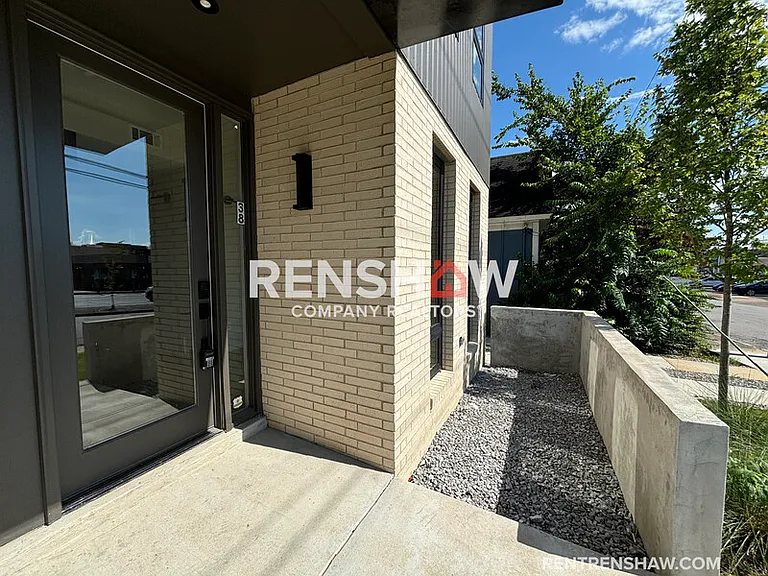 38 Angelus St — Photo 2