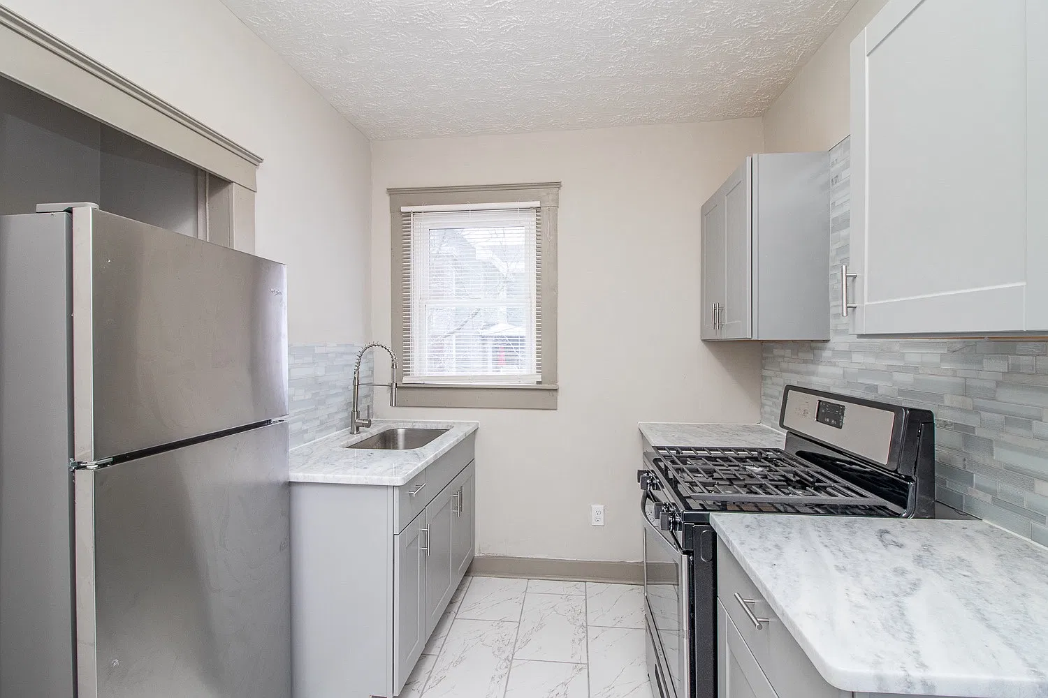 1 bed, $995 — Photo 1