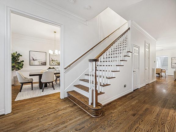 3rd image of 4025 Villanova St