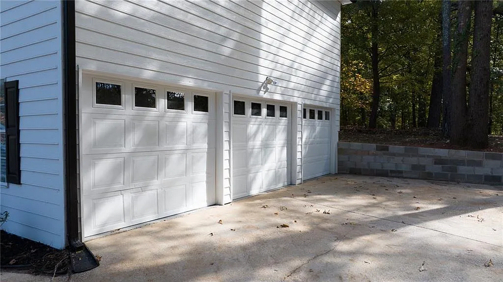 3 bed, 1800 sqft, $2,700 — Photo 3