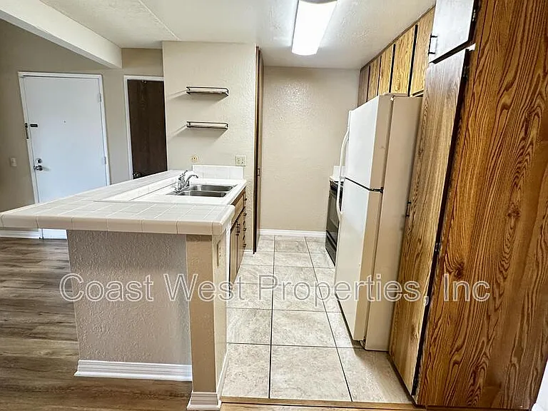 9249 Village Glen Dr #204 — Photo 4