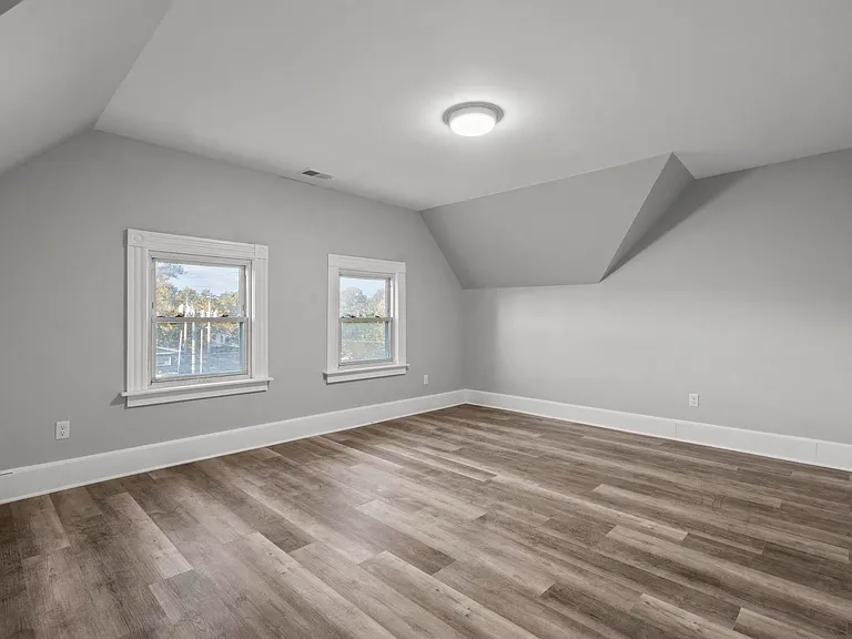 548 Ferry St #3 — Photo 9