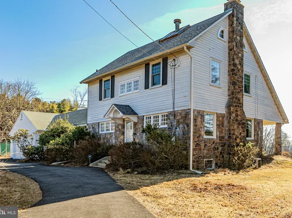 108 Grand View Ave, Hopewell, NJ 08525