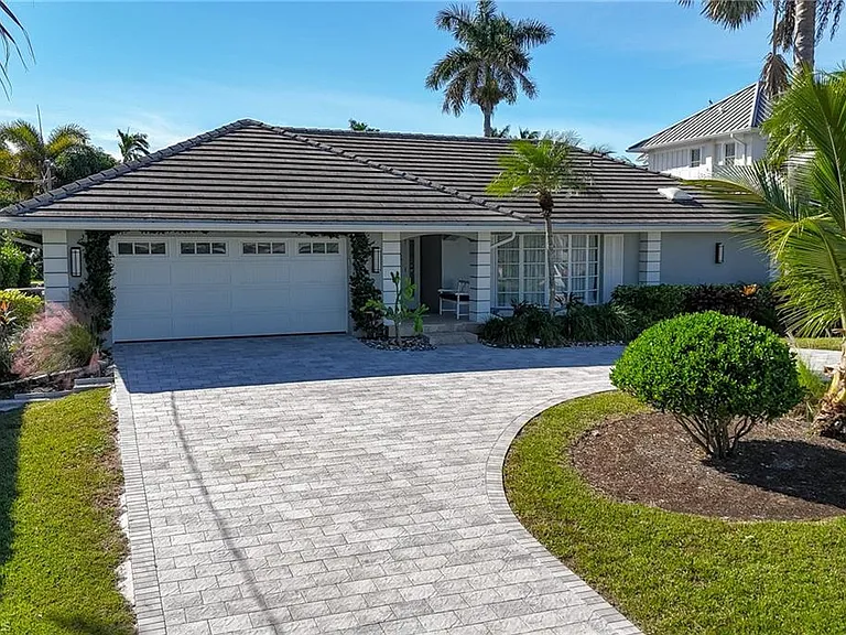 1320 Marlin Dr — Photo 2