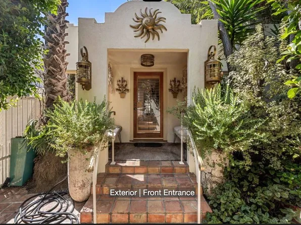 9060 Harland Ave, West Hollywood, CA 90069