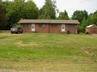 1518 Lexington Ave, Thomasville, NC 27360