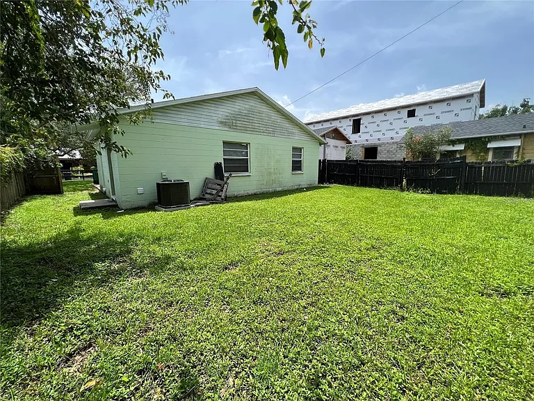 2103 W Cherry St — Photo 13