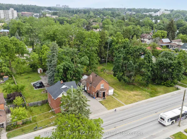 226 Dunlop St W, Barrie, ON L4N 1B6