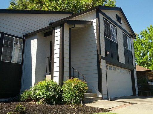 2nd image of 1580 Pebblewood Dr