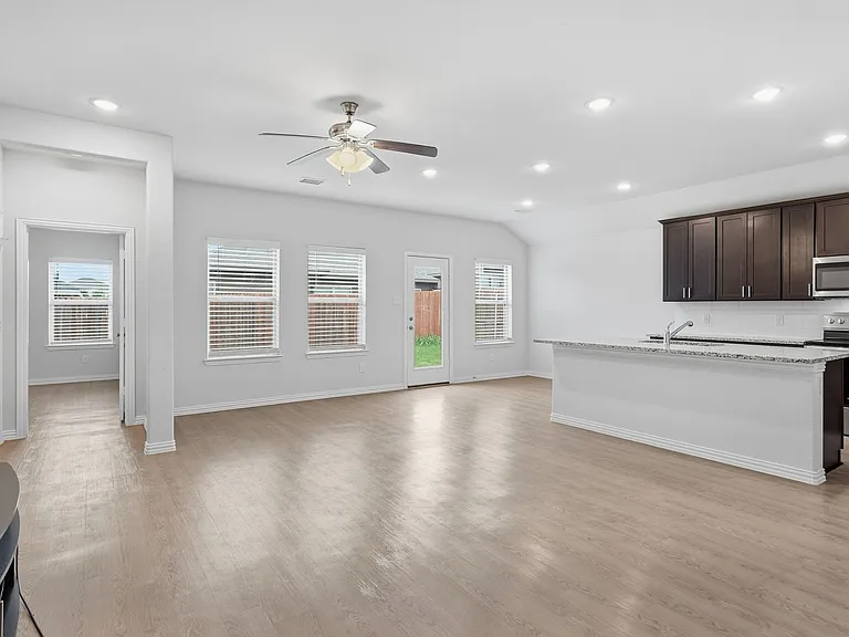 2202 Duke St — Photo 3