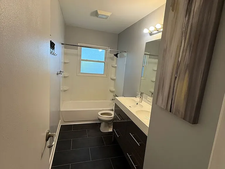 213 S Poplar Dr — Photo 17