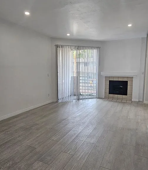 13718 Moorpark St — Photo 9