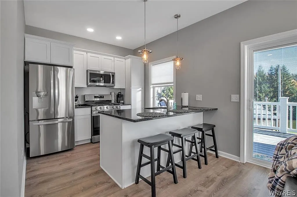 2 bed, 600 sqft, $2,495 — Photo 1