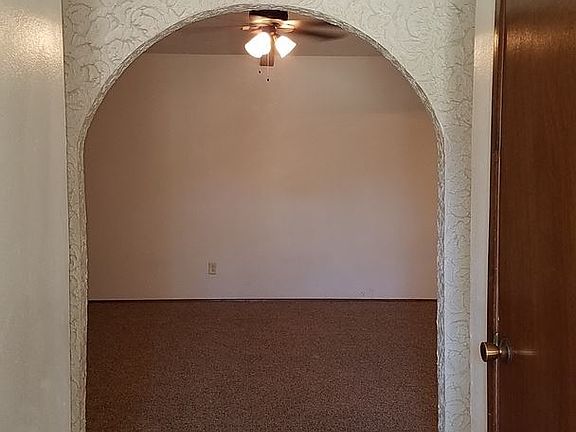 3rd image of 1724 Courtland Cir