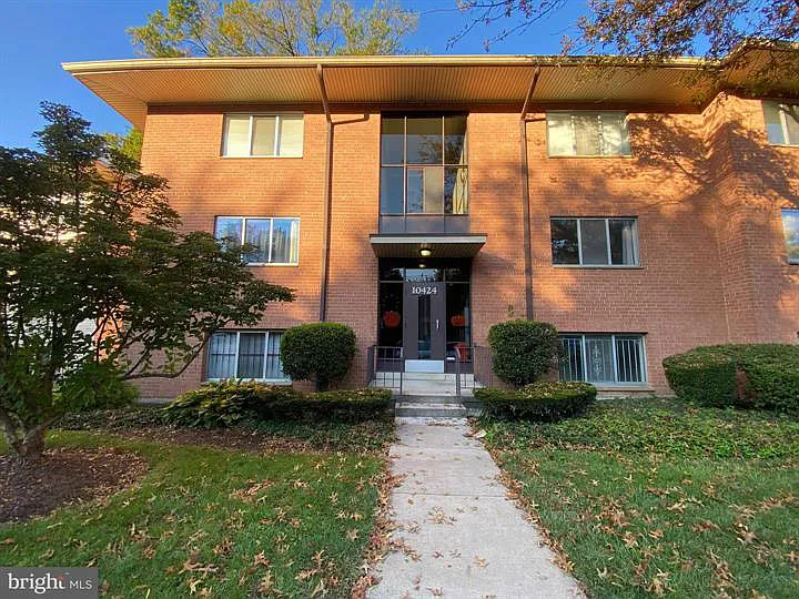 10424 Rockville Pike #202 — Photo 1