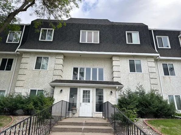 815 Duke Dr APT 326, Grand Forks, ND 58201