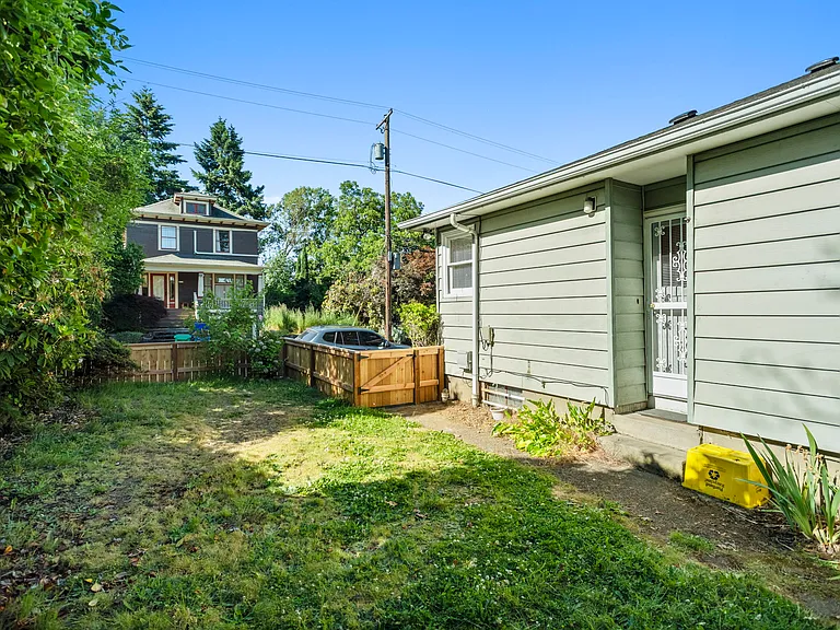 4815 SE Yamhill St — Photo 18
